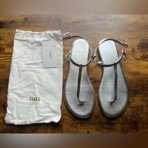 NWT Tkees Mariana Metallics Fairylust (silver) size 9